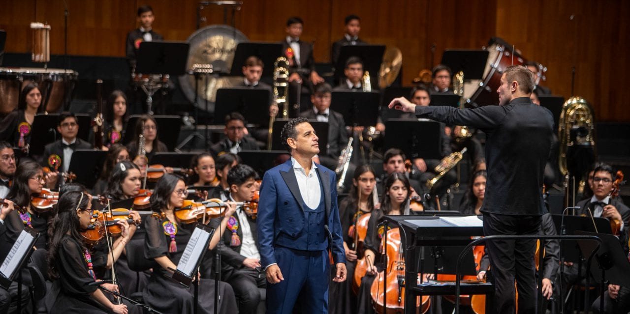 Juan Diego Flórez Tenor 
Sinfonía por el Perú Youth Orchestra 
Roberto González-Monjas Dirigent 